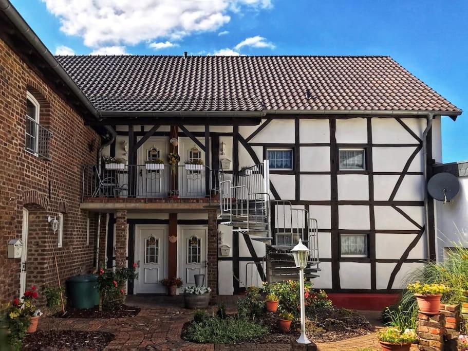 Obergeschosswohnung Mit Ausblick Mechernich Exterior foto